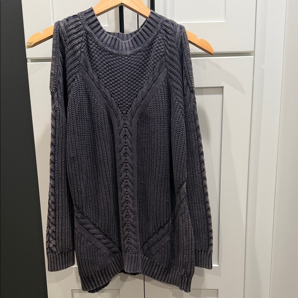Umgee Women's Gray Cable Knit Sweater